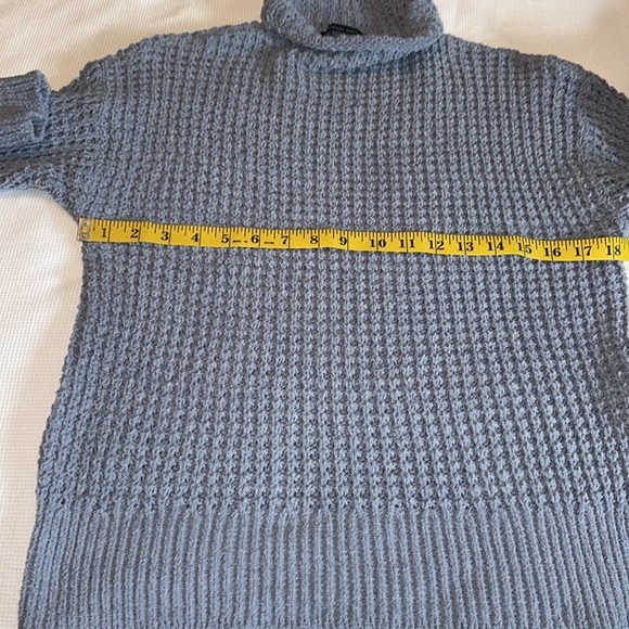 American Eagle Cable Knit Sweater Pullover Size XS Grayish - Picture 7 of 9